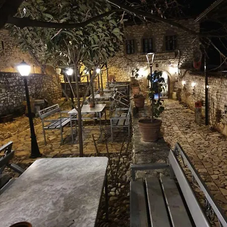 Klea فندق بيرات